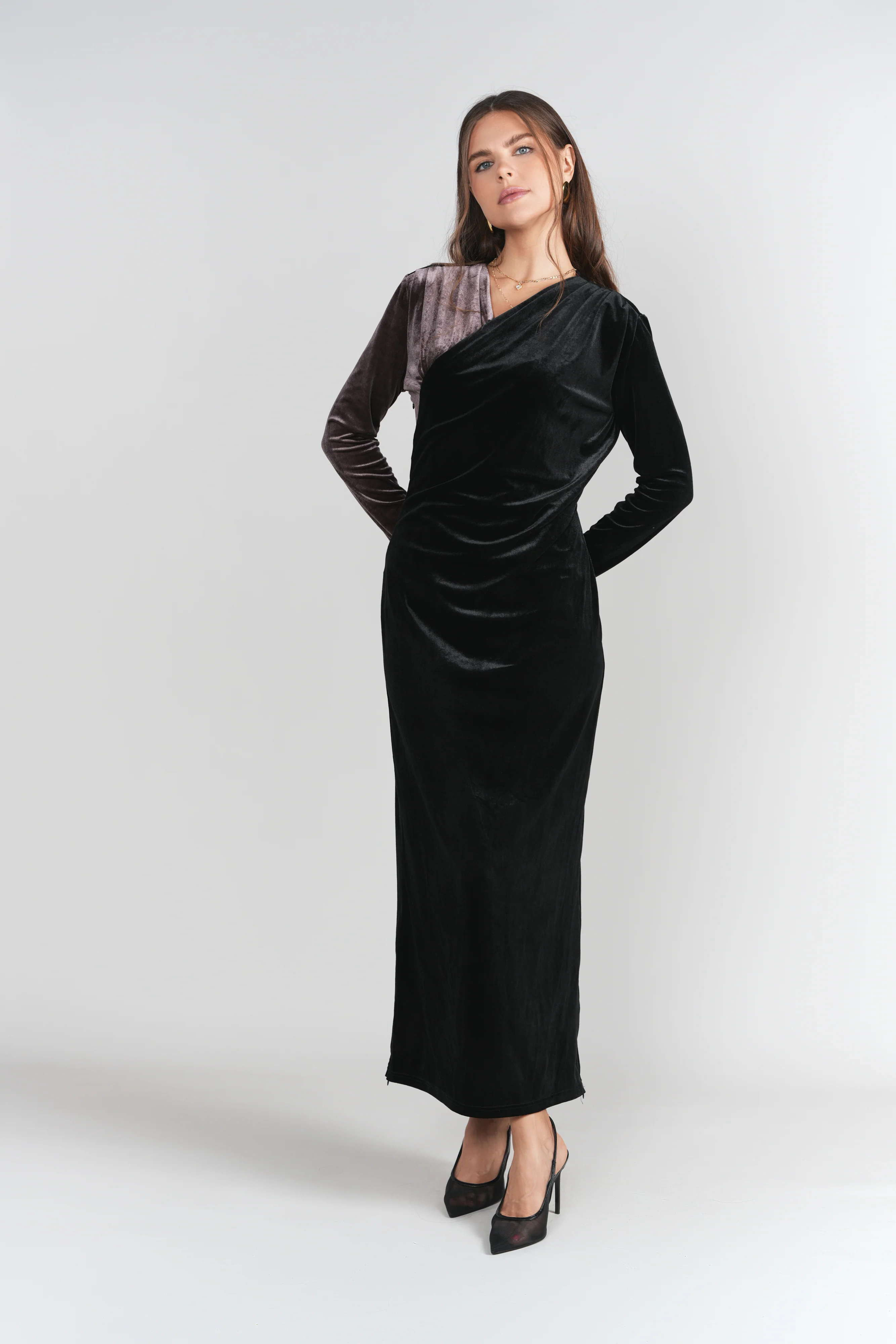 Amelia Midi- Velvet - Image 2