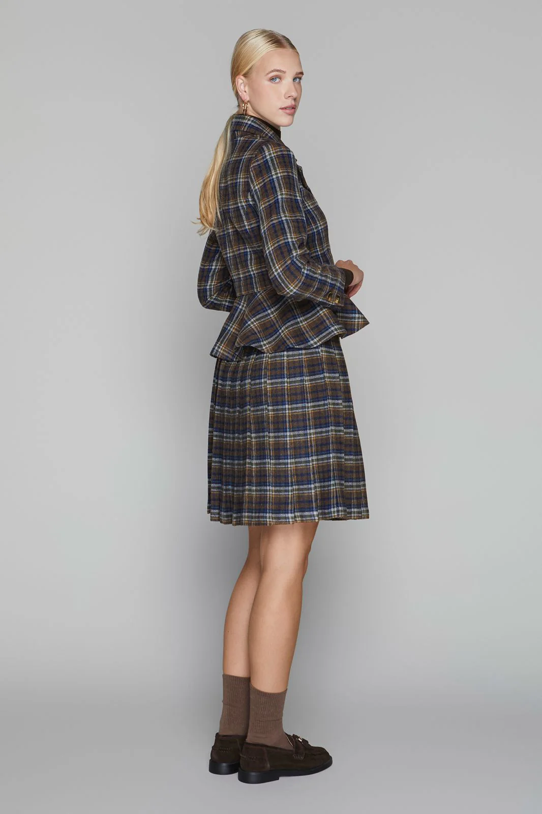 Briar Pleated Skirt 23" Short- Cocoa/Navy Plaid