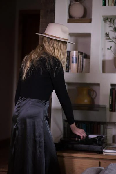 Crop Sweater- Black - Image 3