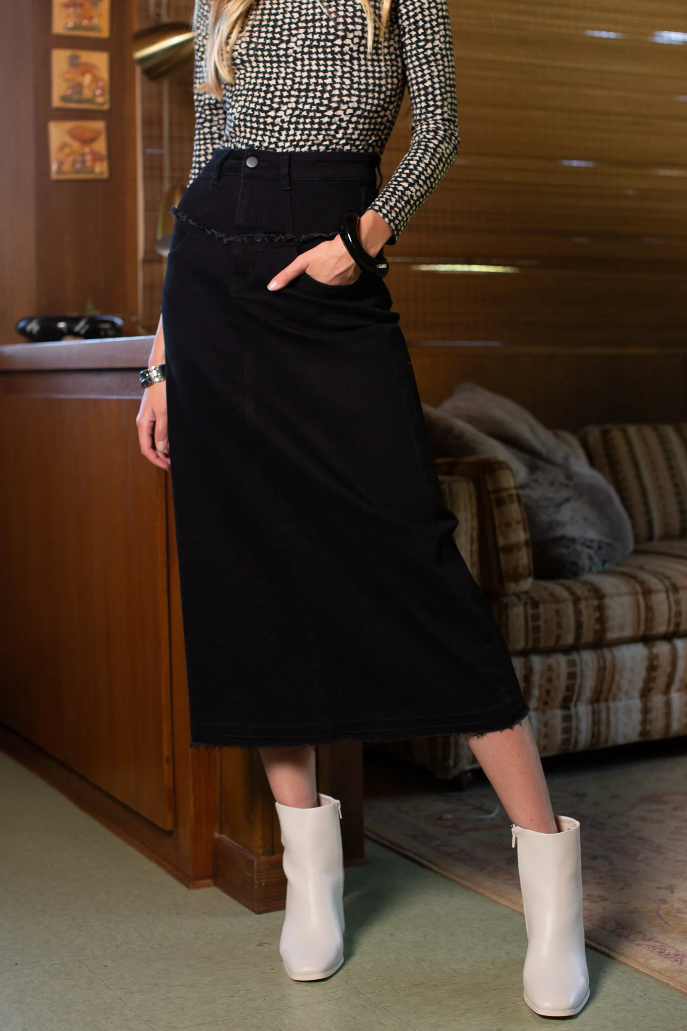 Fray Detail Denim Skirt- Black - Image 3