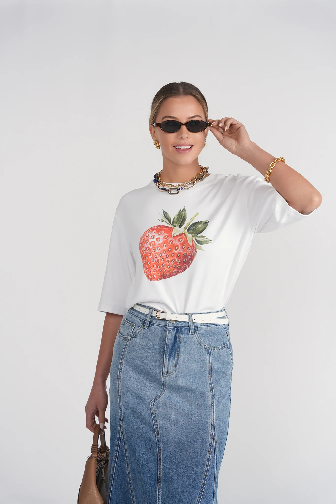 Oversized Graphic Tee- Strawberry