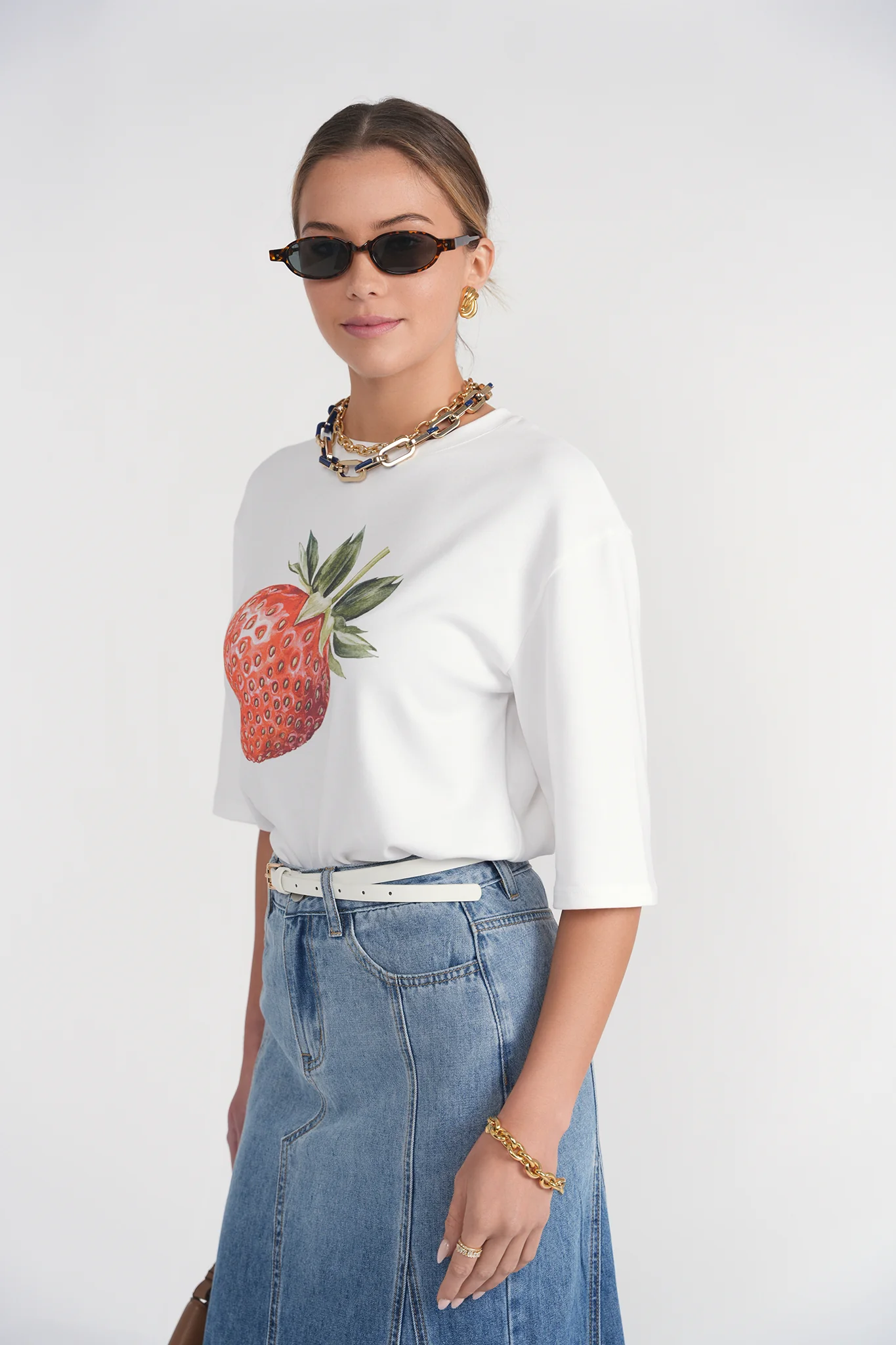 Oversized Graphic Tee- Strawberry - Image 3