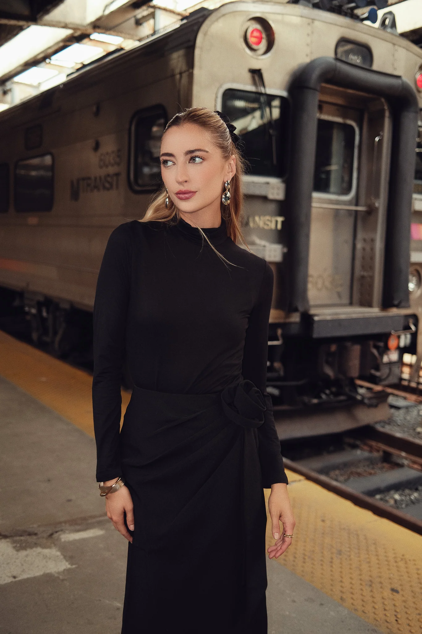 Rosette Midi Skirt- Black - Image 2