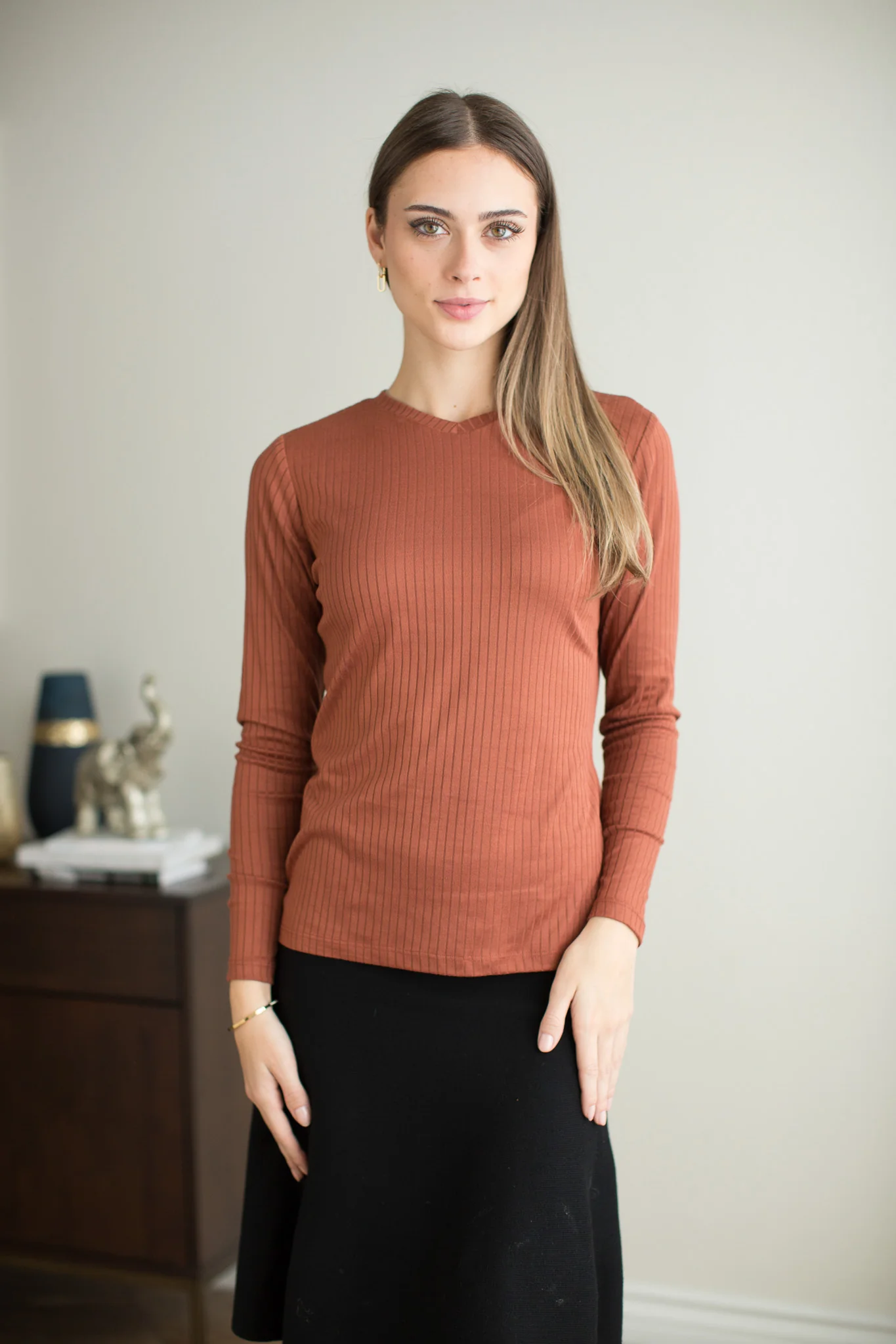 Wide Rib V-neck Tee - Image 3